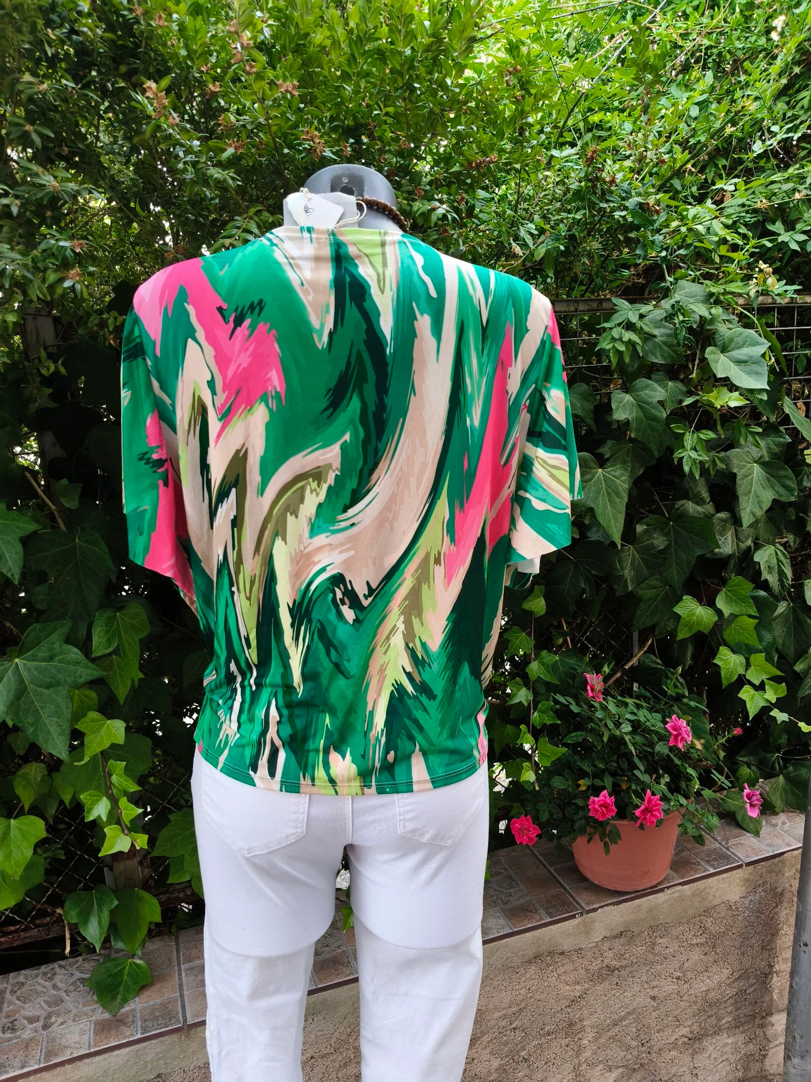 Gefluide bedrukte blouse met knoop aan de voorkant – photo 6